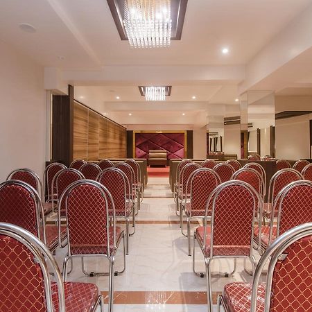 Oyo 13089 Hotel Gold Crest Нави Мумбаи Экстерьер фото
