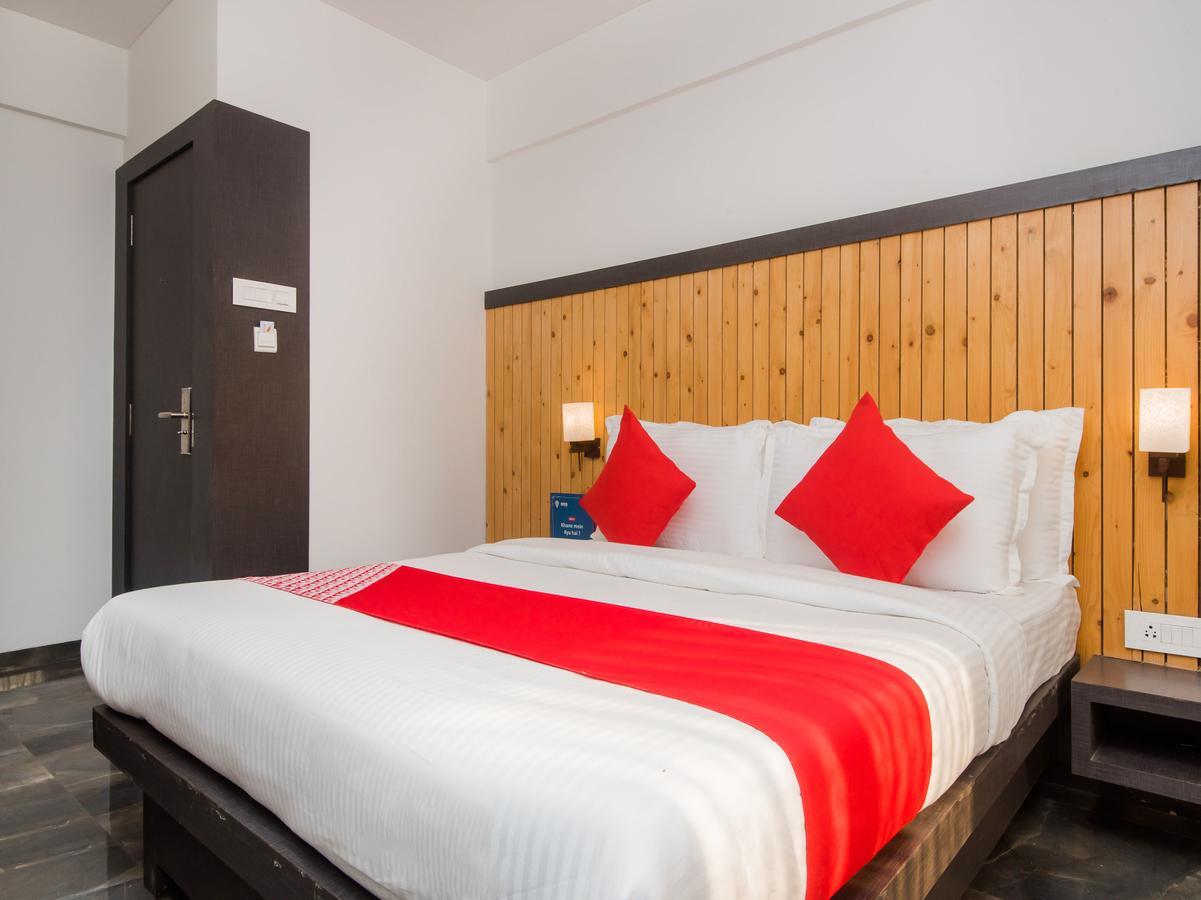 Oyo 13089 Hotel Gold Crest Нави Мумбаи Экстерьер фото