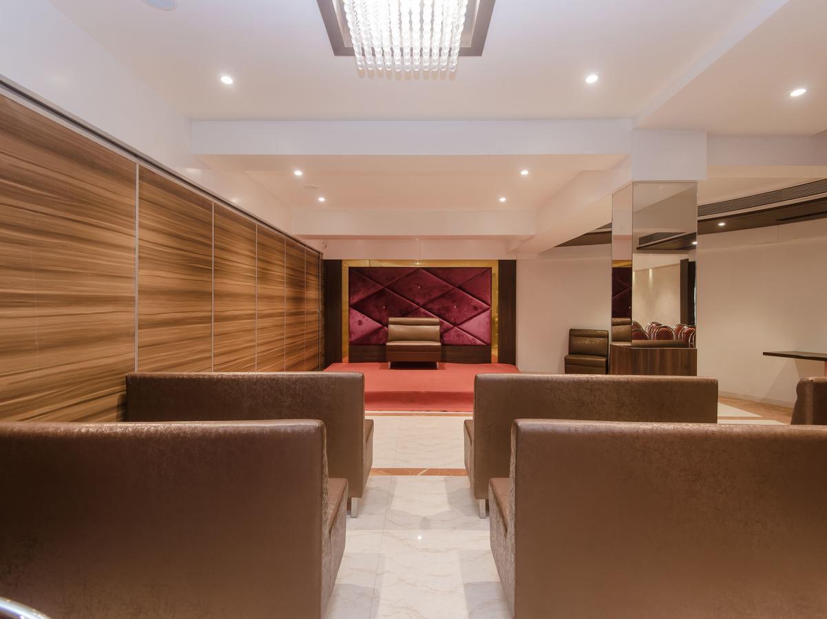 Oyo 13089 Hotel Gold Crest Нави Мумбаи Экстерьер фото