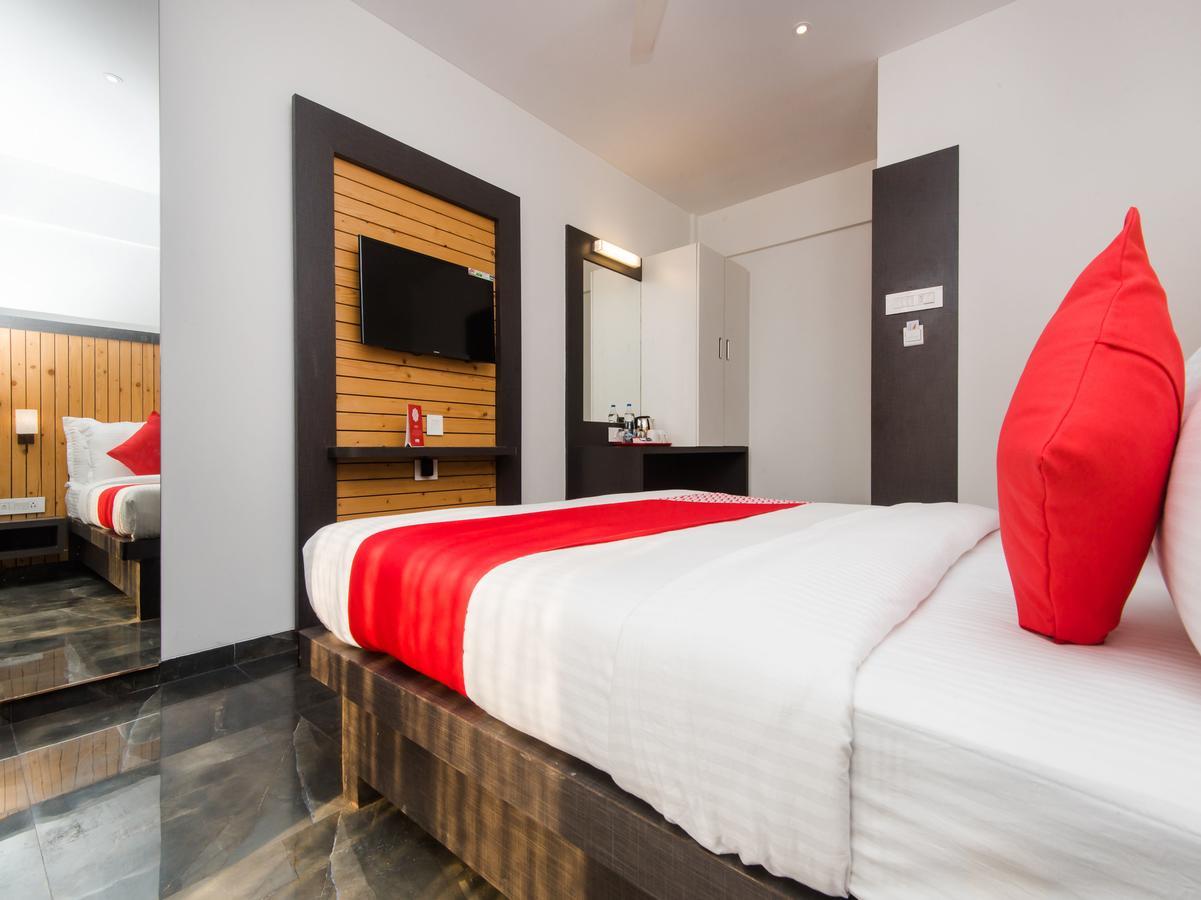 Oyo 13089 Hotel Gold Crest Нави Мумбаи Экстерьер фото